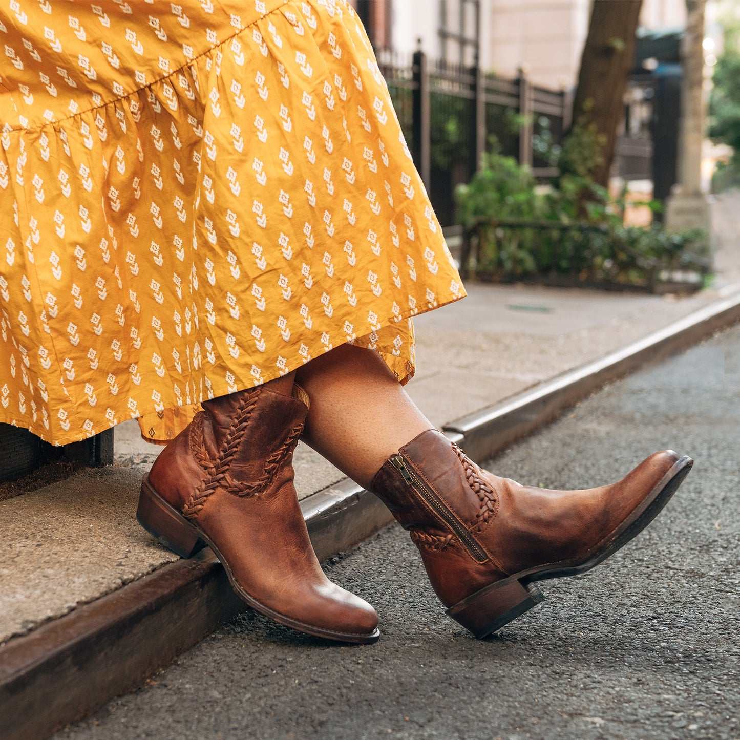 Women's Stetson Pixie brown leather boots with contrast braiding and YKK zipper