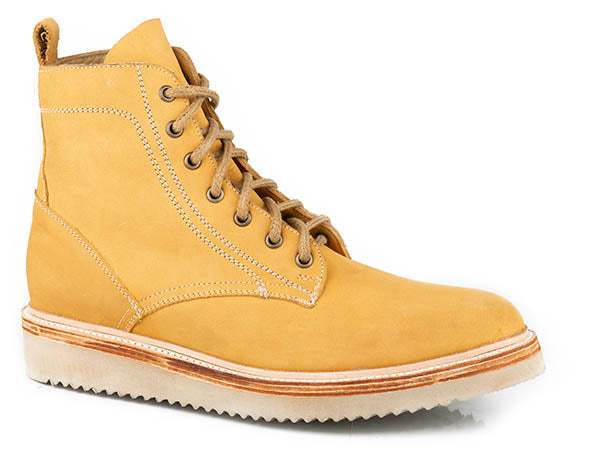 Handcrafted men's Stetson chukka boots in tan leather with round toe and walking heel