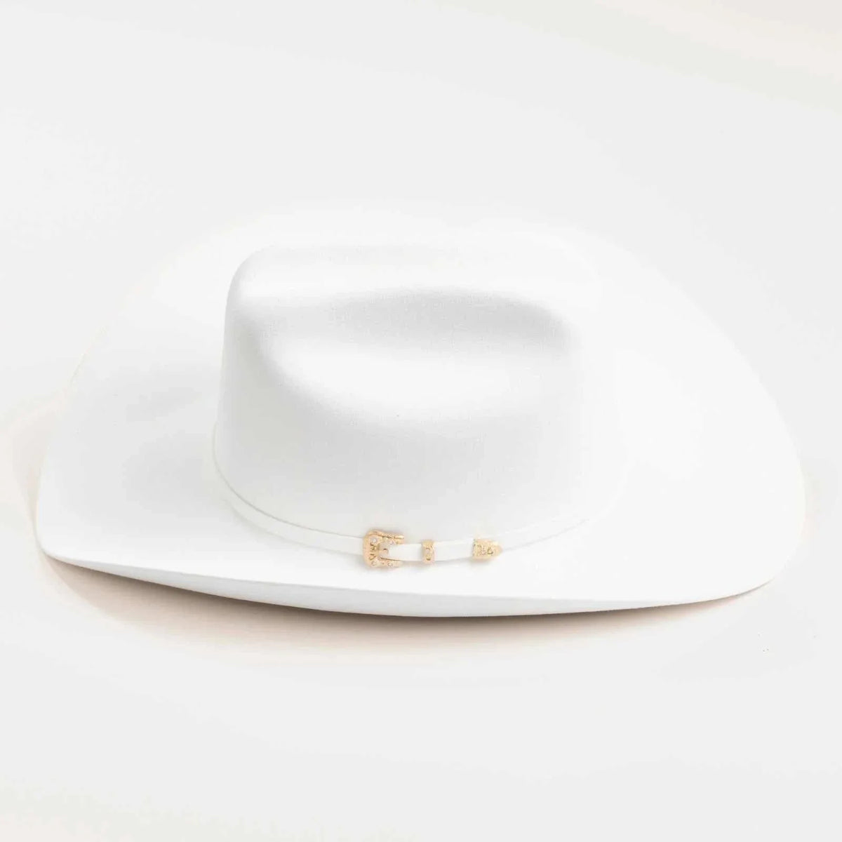 White 30x Larry Mahan Opulento Fur Felt Cowboy Hat with cattleman crease and gold buckle band