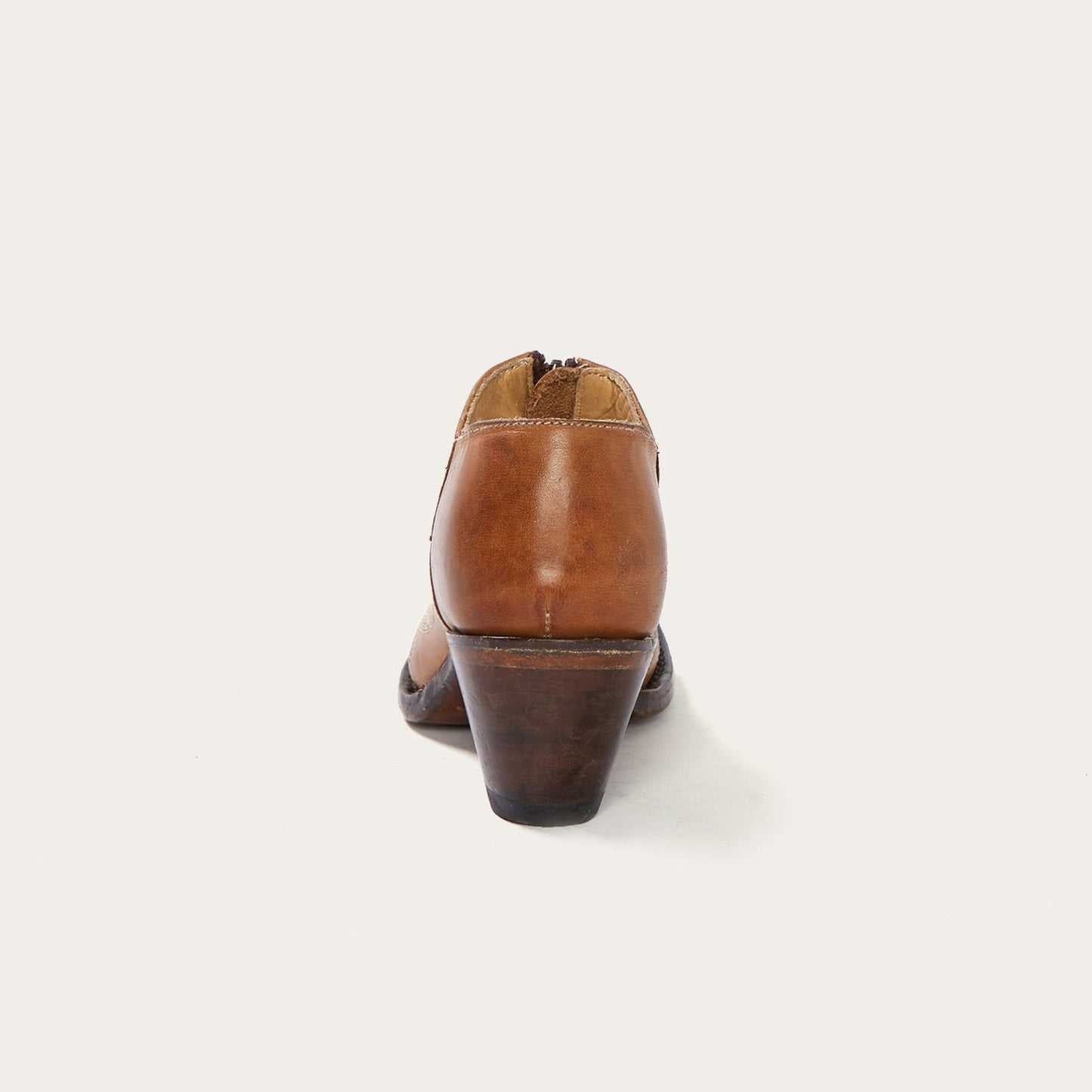 Women's Stetson Nicole Boots brown handcrafted leather round toe vintage style