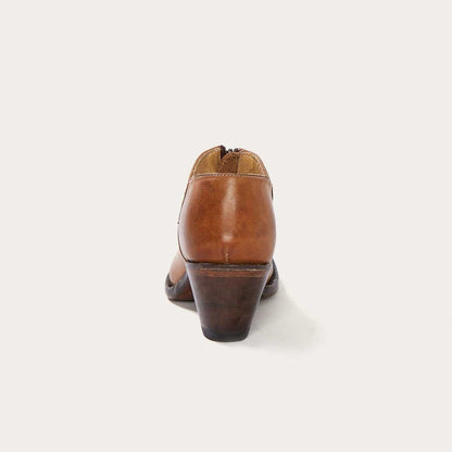 Women's Stetson Nicole Boots brown handcrafted leather round toe vintage style