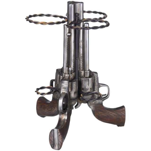 Dreifacher Pistolen-Weinhalter