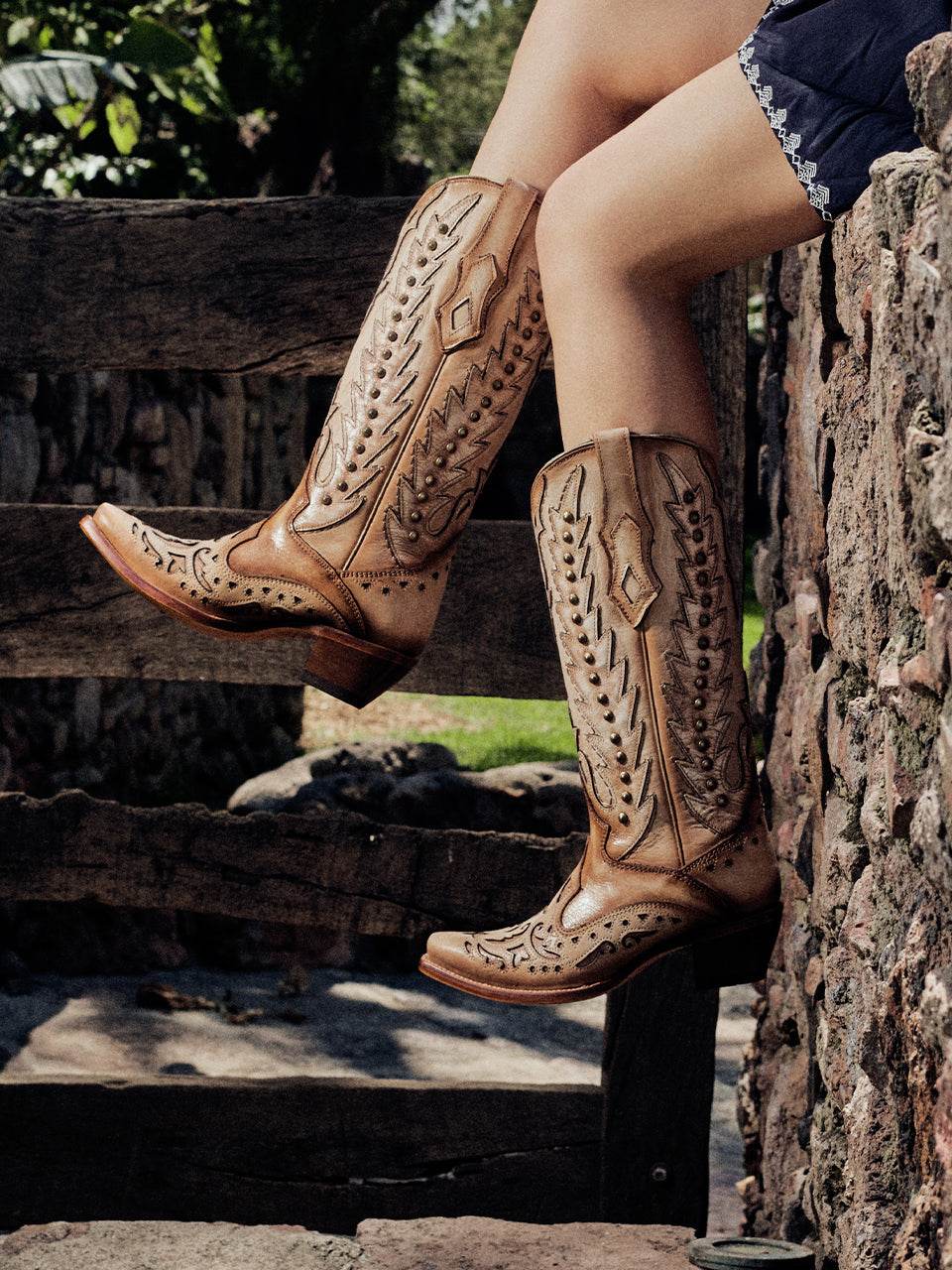 Women's Corral Sand Genuine Leather Boots with Embroidery & Overlay & Studs Wing Tip