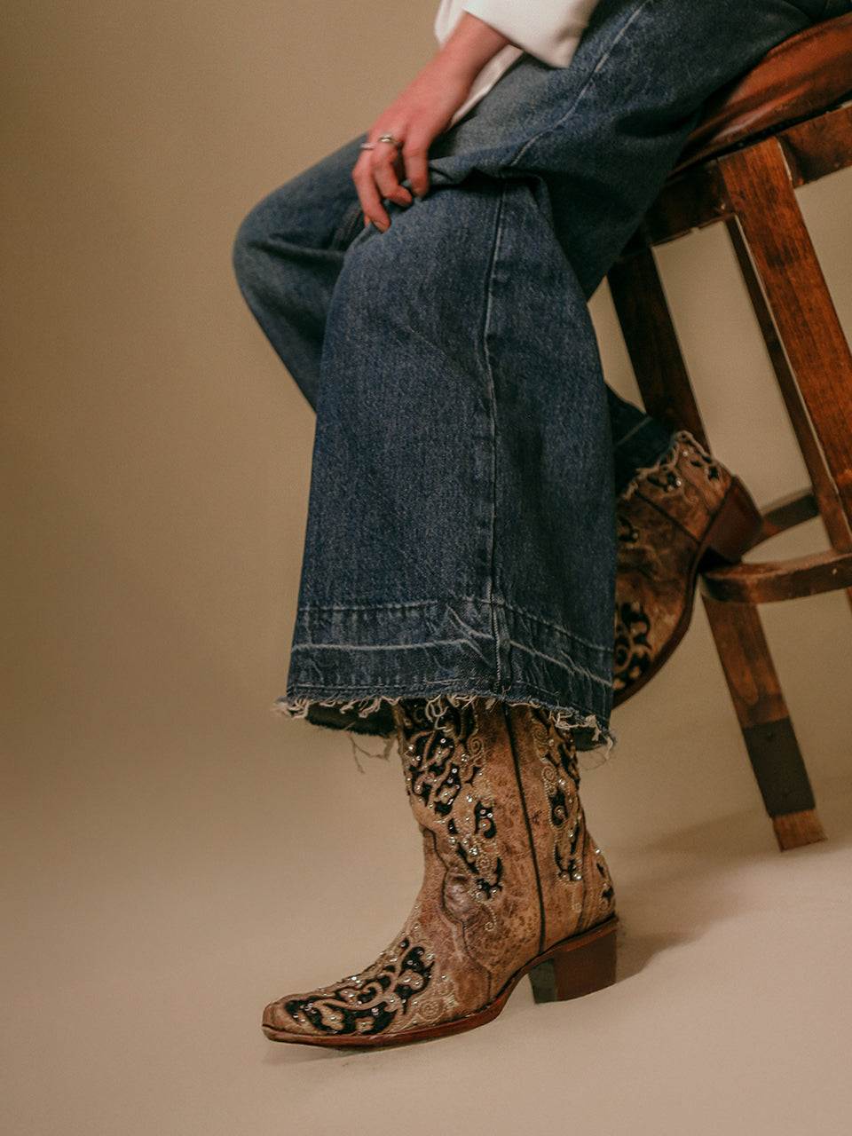 Women's Corral Genuine Leather Boots with Inlay & Flowered Embroidery & Studs & Crystals