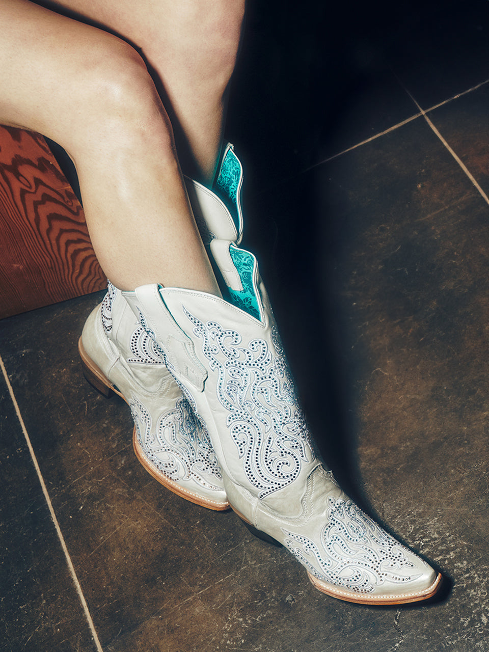 Women's Corral White Genuine Leather Boots with Embroidery & Crystals