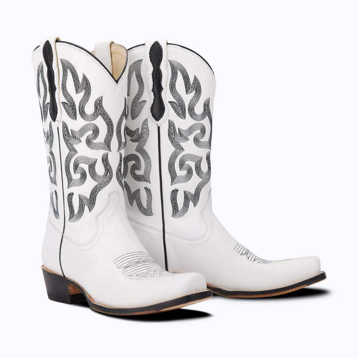 El Capitan Boots Nashville - Blizzard white leather cowboy boots with gray flame embroidery, black piping, and pointed toes