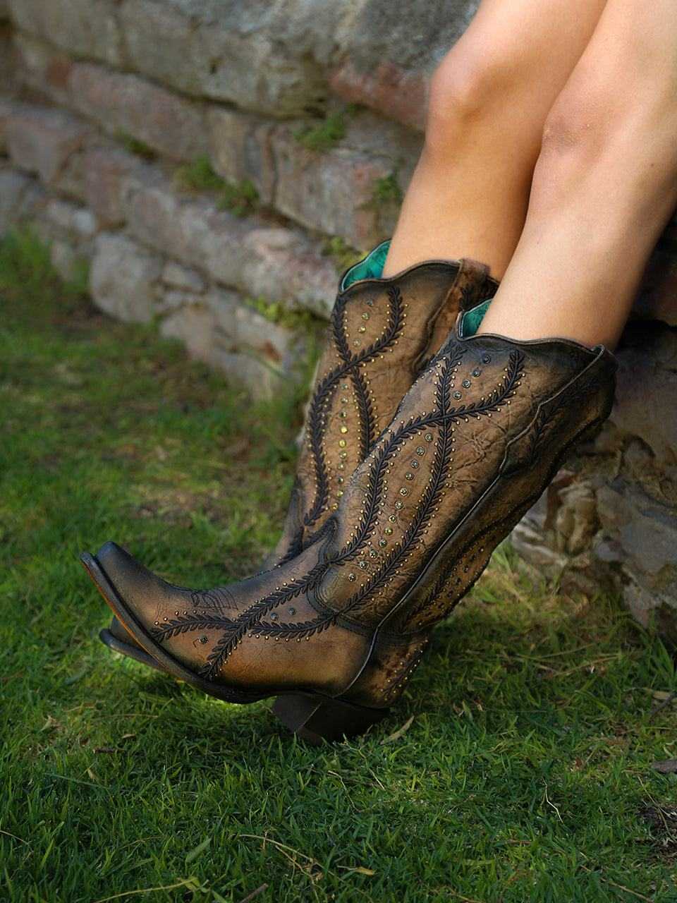 Women's Corral Brown Genuine Leather Boots with Black Embroidery, brown distressed leather with dark stitched motifs and snip toes